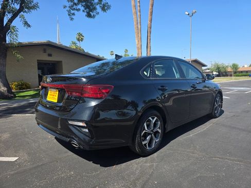 Used 2020 Kia Forte LXS FWD image 9