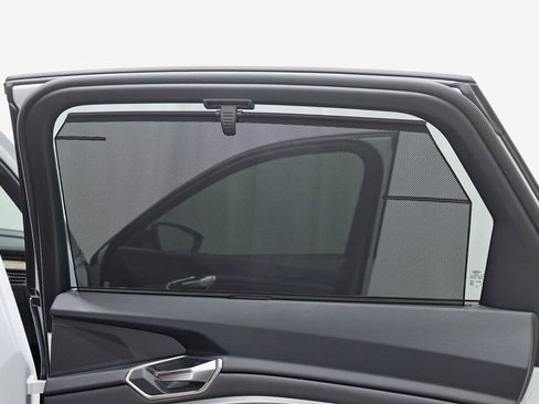 Used 2024 Audi Q8 e-tron Prestige image 38