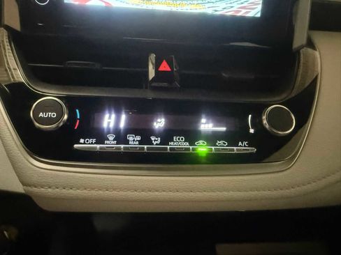 Certified 2025 Toyota Corolla SE image 33