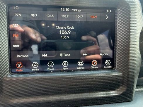 Used 2022 Jeep Gladiator Sport AWD/4WD image 12