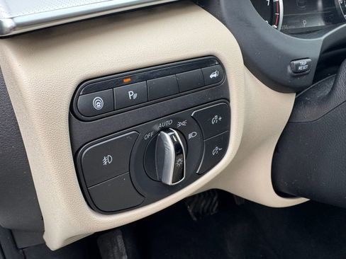 Used 2019 INFINITI QX50 Essential w/ Premium Heat Package image 29