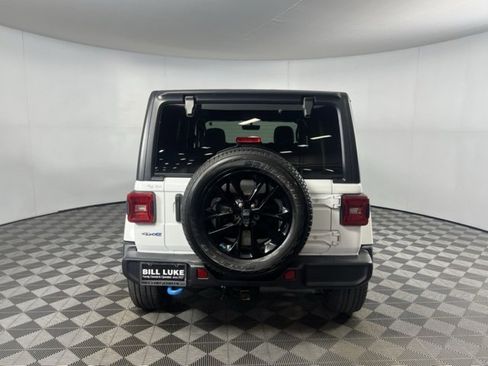 Used 2022 Jeep Wrangler Unlimited Sahara image 8