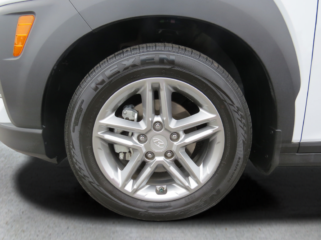 Used 2020 Hyundai Kona SE w/ Cargo Package FWD image 11
