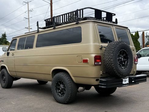 Used 1990 Chevrolet G30 Heavy-Duty Extended Sportvan RWD image 6