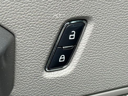 Used 2016 Ford F150 XLT w/ Equipment Group 302A Luxury image 22