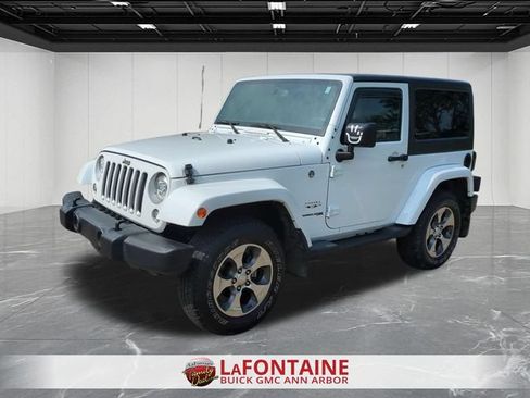 Used 2018 Jeep Wrangler Sahara w/ Connectivity Group AWD/4WD image 4