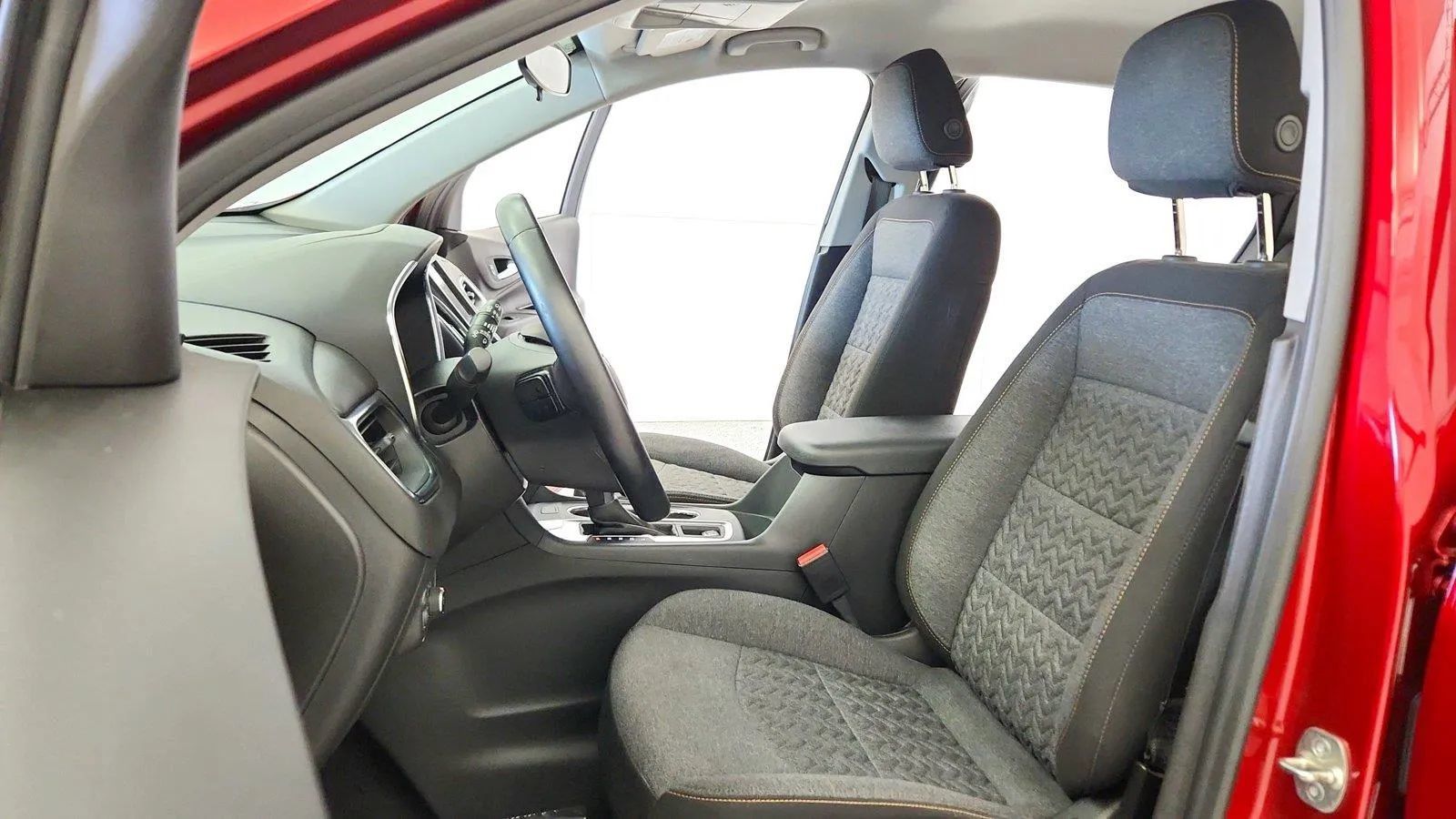 Used 2024 Chevrolet Equinox LT FWD image 20