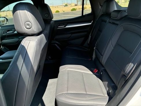 Used 2025 GMC Terrain Elevation w/ Elevation Premium Package AWD/4WD image 17