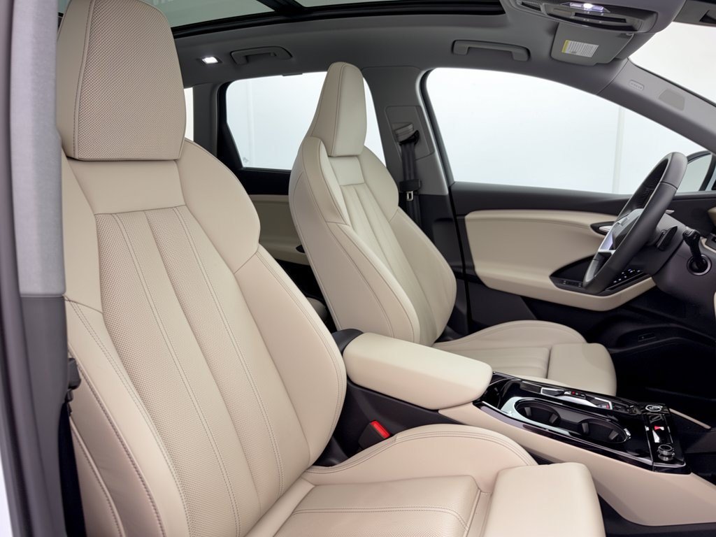 Used 2025 Audi Q6 e-tron Premium Plus w/ Premium Plus AWD/4WD image 30