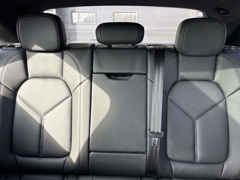 New 2026 Porsche Macan image 37