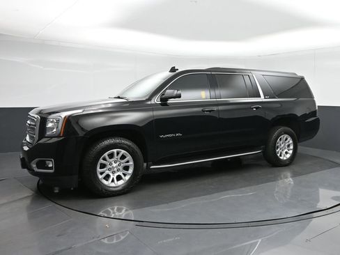 Used 2020 GMC Yukon XL SLT image 3