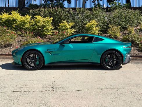 Used 2025 Aston Martin V8 Vantage Coupe image 16