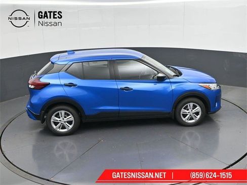 New 2025 Nissan Kicks Play S image 40