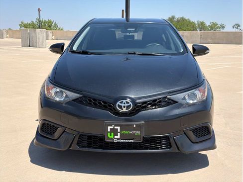 Used 2017 Toyota Corolla iM FWD image 2