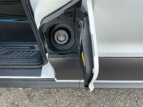 Used 2023 Ford Transit 350 XLT image 16