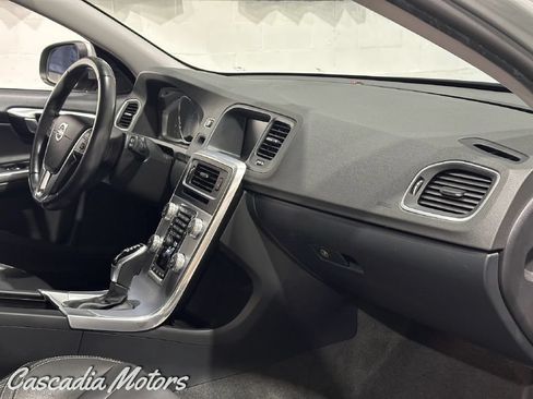 Used 2018 Volvo V60 T5 Dynamic w/ Vision Package AWD/4WD image 20