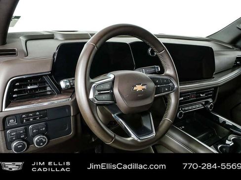 Used 2025 Chevrolet Tahoe LT AWD/4WD image 4