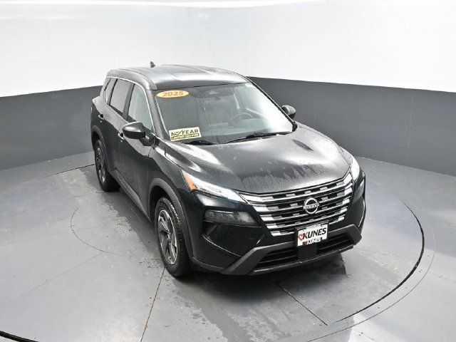 Used 2025 Nissan Rogue SV AWD/4WD image 35