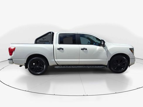 Used 2023 Nissan Titan SV w/ SV Convenience Package RWD image 9