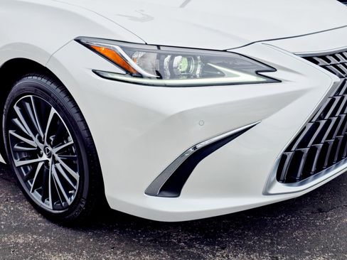 Used 2023 Lexus ES 350 w/ Premium Package image 4