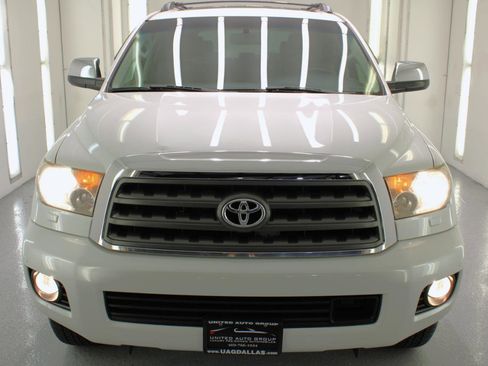 Used 2008 Toyota Sequoia Platinum image 3
