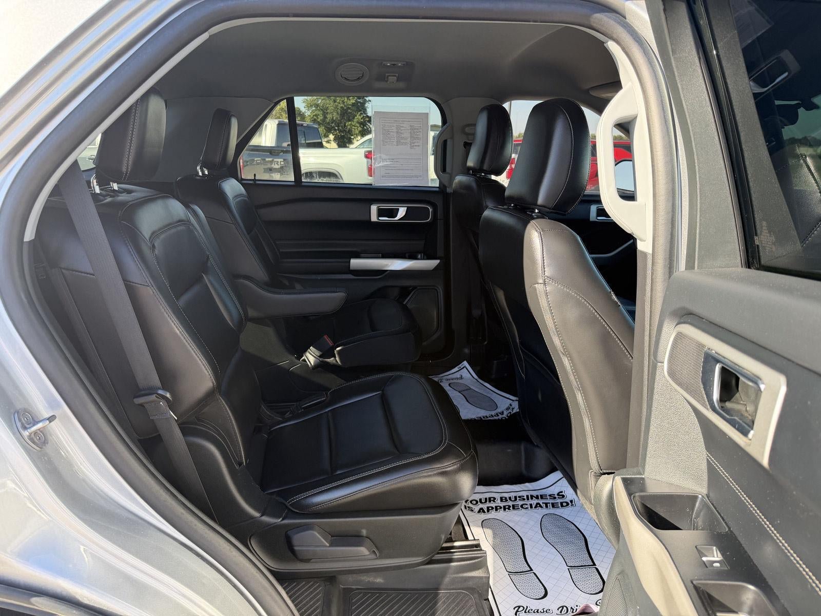 Used 2023 Ford Explorer XLT w/ Equipment Group 202A AWD/4WD image 14