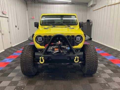 Used 2024 Jeep Wrangler Unlimited Rubicon AWD/4WD image 8