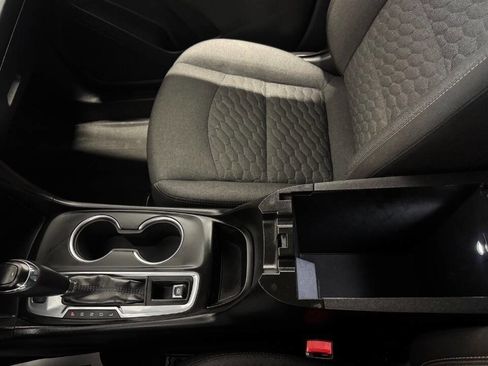 Used 2018 Chevrolet Equinox LT image 41