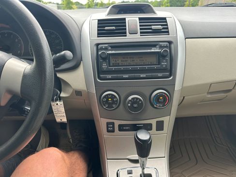 Used 2012 Toyota Corolla LE image 13