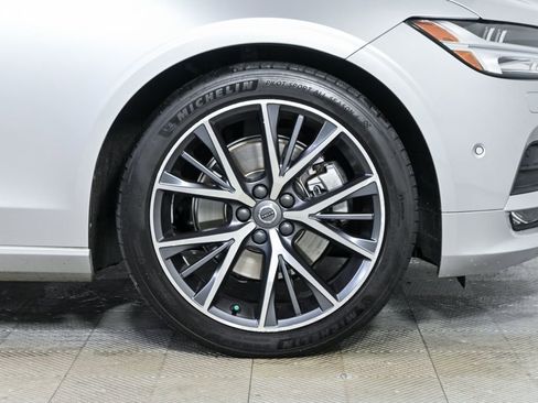 Used 2018 Volvo S90 T5 Momentum w/ Convenience Package AWD/4WD image 37