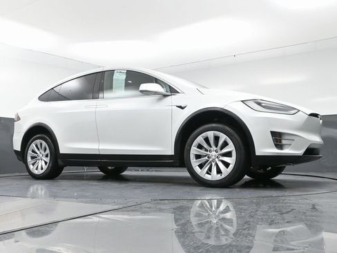 Used 2018 Tesla Model X 100D image 52