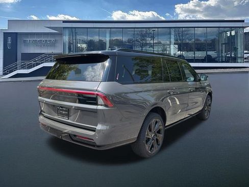 New 2027 Lincoln Navigator L Black Label AWD/4WD image 8