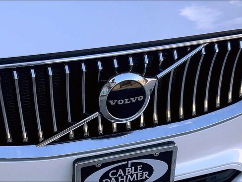 Used 2021 Volvo XC90 T6 Momentum w/ Climate Package image 29