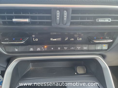 Used 2024 MAZDA CX-90 3.3 Turbo w/ Preferred Plus image 24