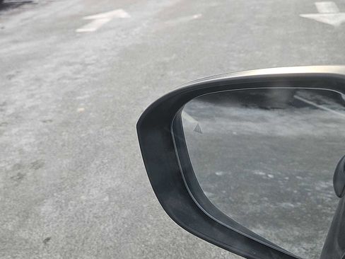 Used 2021 Nissan Rogue S image 19