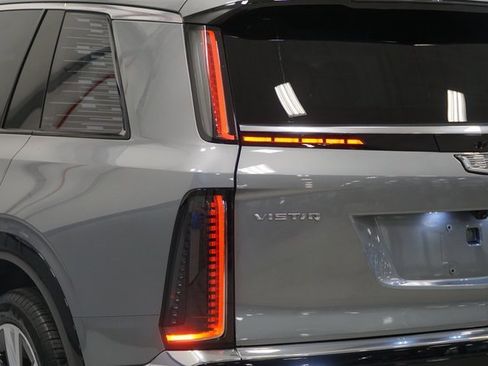 New 2026 Cadillac Vistiq Luxury w/ LPO, Floor Liner Package image 4
