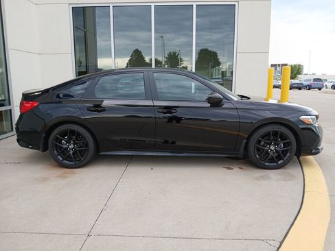 Used 2024 Honda Civic Sport image 6