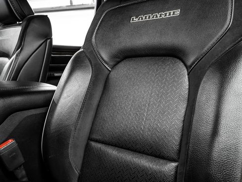 Used 2019 RAM 1500 Laramie image 36