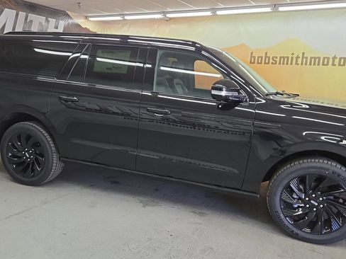 New 2026 Lincoln Navigator L Reserve w/ Jet Appearance Package AWD/4WD image 28