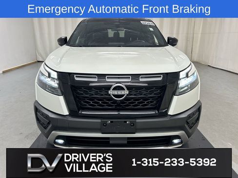 Used 2024 Nissan Pathfinder Rock Creek AWD/4WD image 3