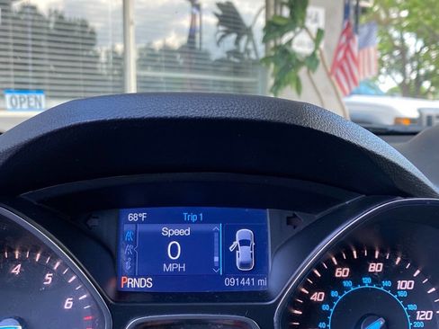 Used 2015 Ford Escape SE FWD image 18