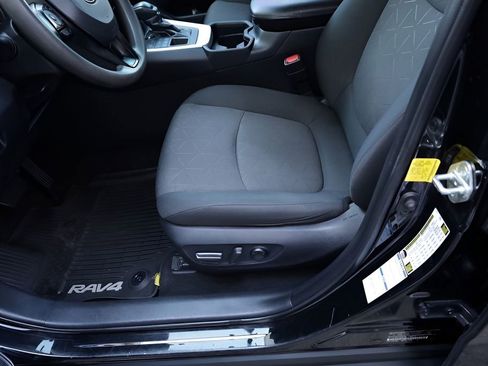 Certified 2020 Toyota RAV4 XLE w/ All Weather Liner Package image 18