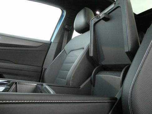 New 2025 Volkswagen Atlas Cross Sport SEL R-Line image 35