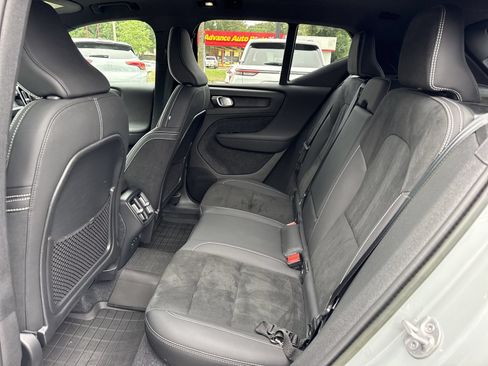 Used 2024 Volvo XC40 B5 Plus w/ Protection Package Premier AWD/4WD image 10