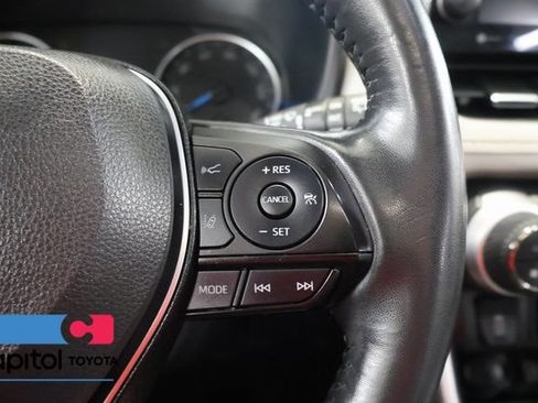 Certified 2022 Toyota RAV4 XLE Premium AWD/4WD image 20