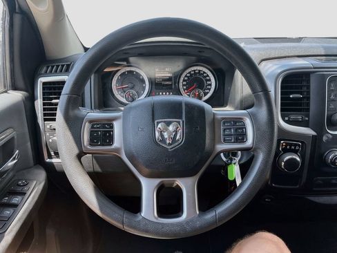 Used 2021 RAM 1500 Classic SLT RWD image 11