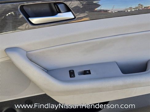 Used 2019 Hyundai Sonata Limited image 19