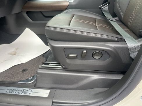 New 2026 Chevrolet Silverado 1500 High Country w/ LPO, Dark Essentials Package image 17