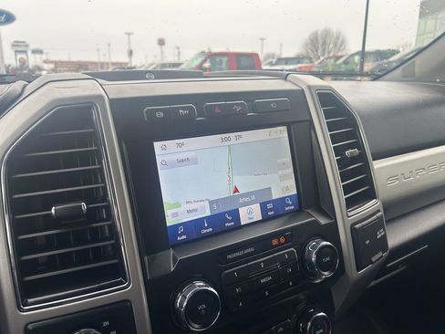 Used 2021 Ford F350 Lariat w/ Chrome Package image 22