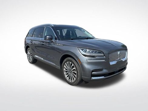 Used 2023 Lincoln Aviator AWD w/ Premium Package image 2